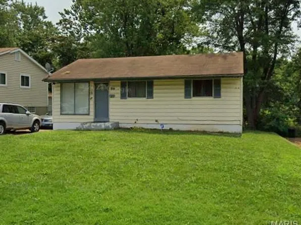 220 McAlpine Dr, Saint Louis, MO 63137