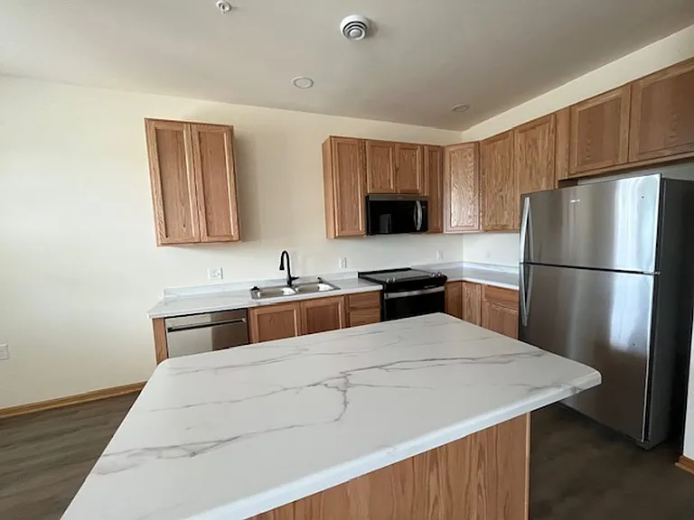 312 Woodcrest Ln — Photo 3