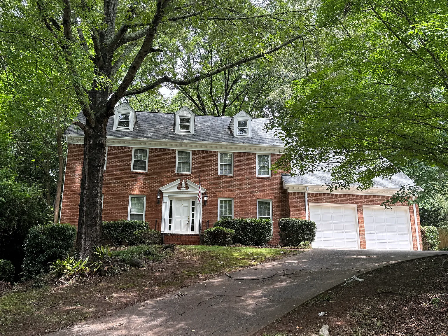 4 bed, 4.5 bath, 2923 sqft, $2,950 — Photo 2