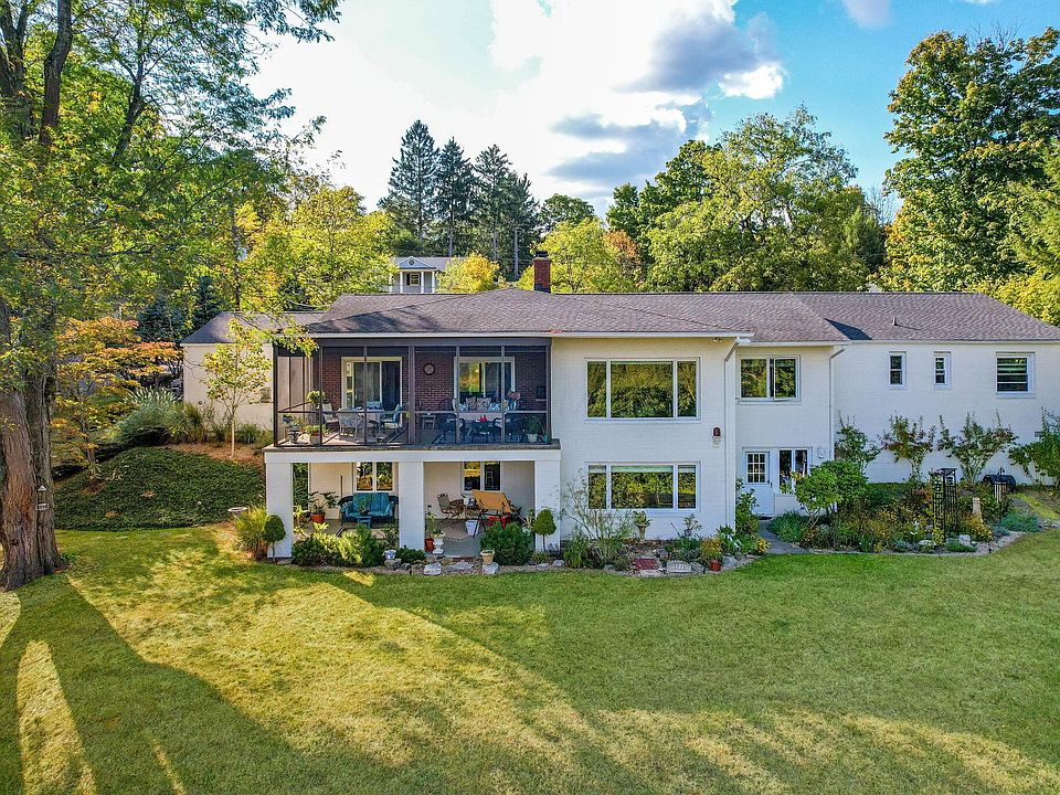 1st image of 732 Mount Parnassus Dr