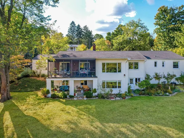 732 Mount Parnassus Dr, Granville, OH 43023