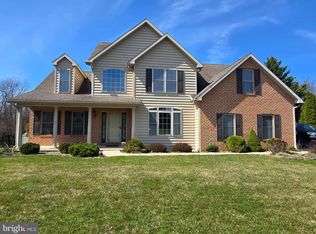 108 N Blackberry Ln, Fayetteville, PA 17222