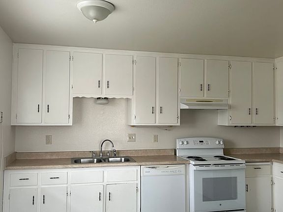 5th image of 879 Cypress Ave #869