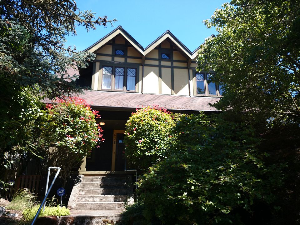2nd image of 628 32nd Ave