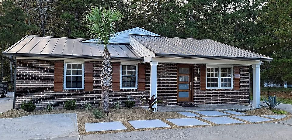 2nd image of 289 Sanders Rd