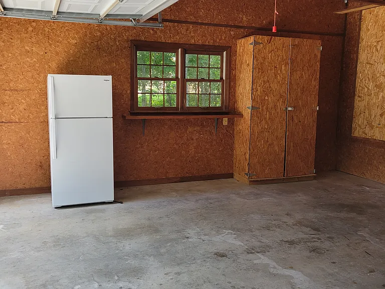 110 Hilton Ln — Photo 36