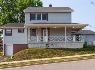 17 Pitt St, Pt Hawkesbury, NS B9A2T2