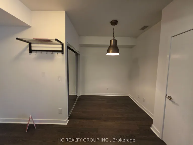 295 Adelaide St W #1017 — Photo 8