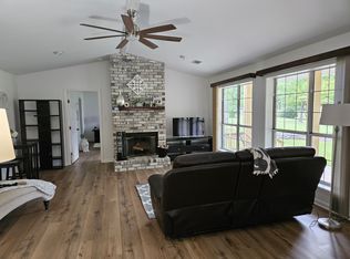 1750 Marion Anderson Rd, Hot Springs, AR 71913