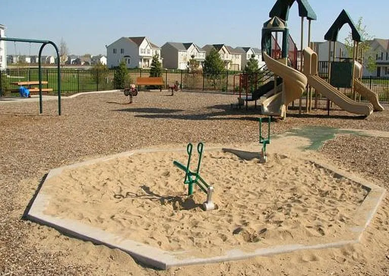560 Lancaster Dr #560 — Photo 35