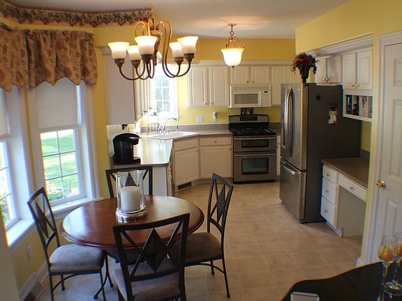 Eat In Kitchen