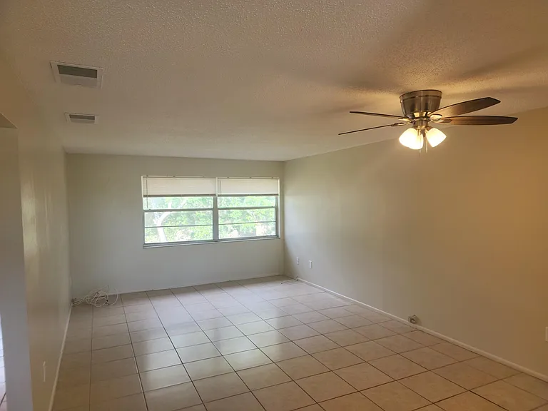 145 Pinellas Way N #9 — Photo 3