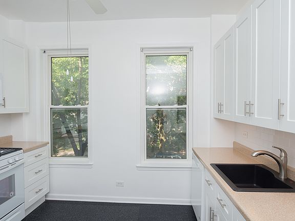4th image of 3625 W Wrightwood Ave