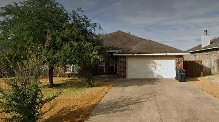 3724 Dove Hollow Ln — Photo 1