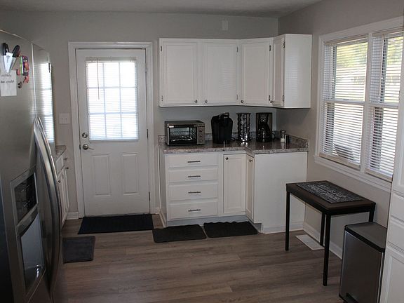 3rd image of 108 N Grant St