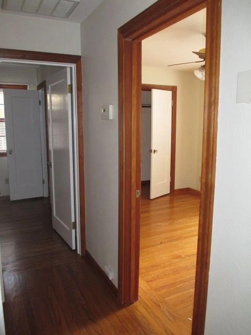 Tahoe Park home with 2 car garage — Photo 4