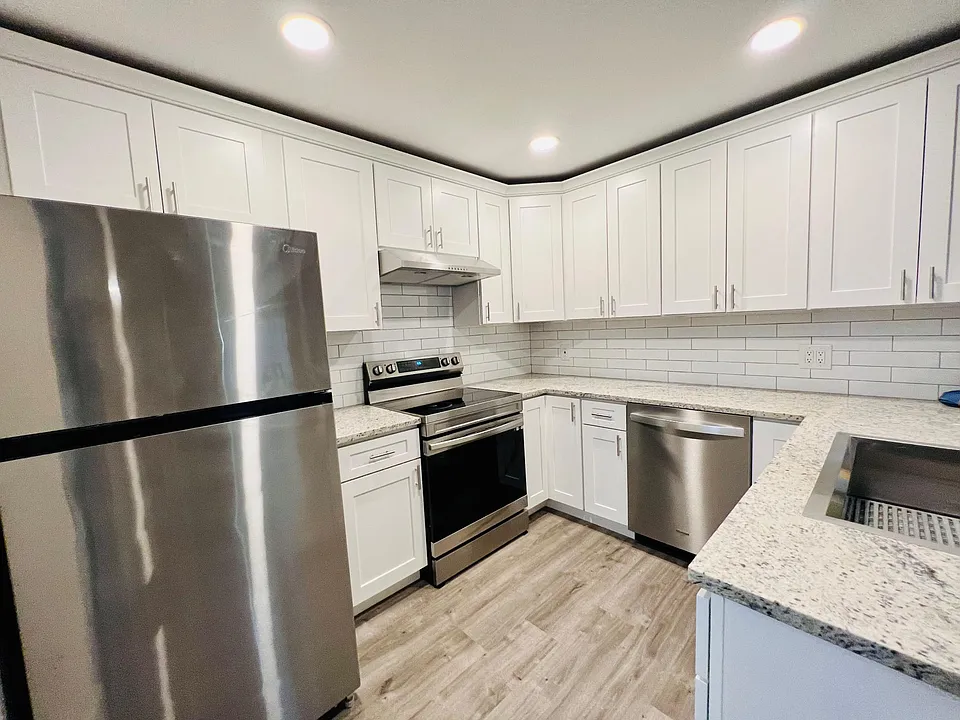 3223 Bloomingdale Villas Ct