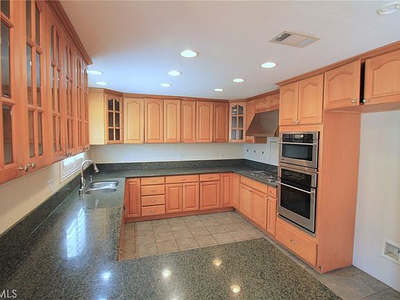 3rd image of 23951 Decorah Rd