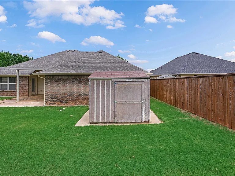 8725 Pikes Peak Rd — Photo 67