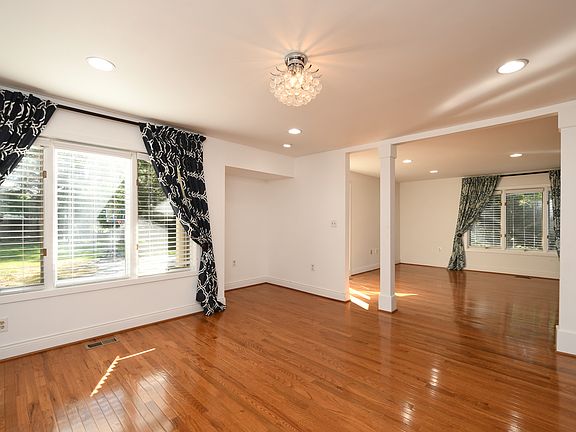 3rd image of 11923 Safa Ct