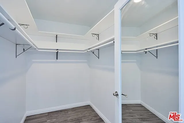 4313 Kenwood Ave — Photo 19
