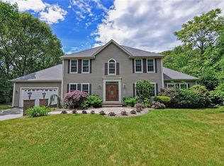 3 Logan Dr, Lincoln, RI 02865