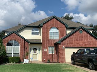 3702 Willow Lake Ln, Enid, OK 73703