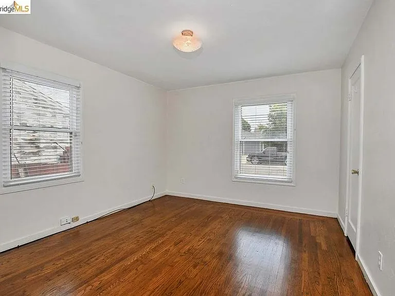 929 31st St — Photo 5