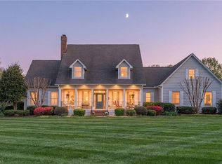 122 Carousel Ln, Stokesdale, NC 27357