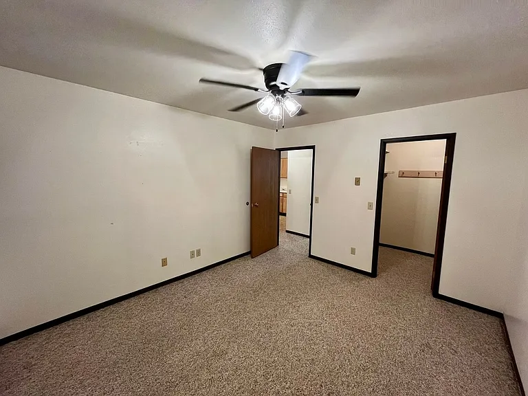 1703 Sawyer Dr — Photo 6