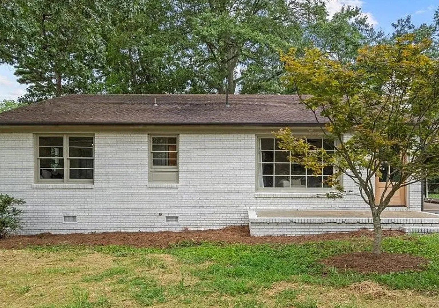 Beautifully Renovated Home with Designer Finishes & Fenced Backyard — Photo 1