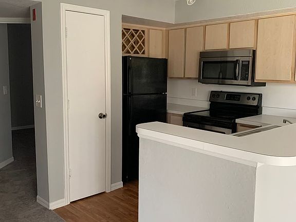 5th image of 7250 Westpointe Blvd APT 1023