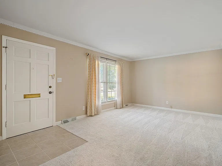 4713 Walden Ct — Photo 18