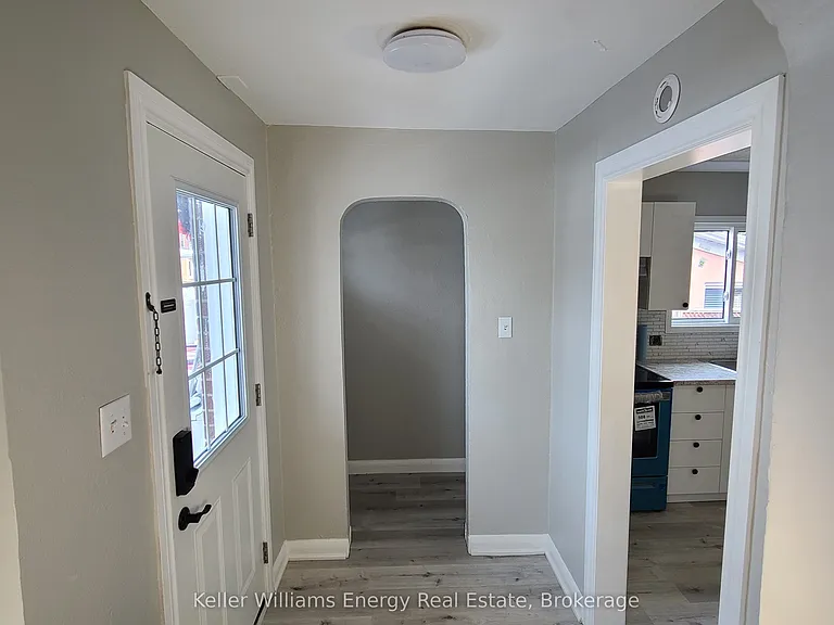 201 Celina St #UPPER — Photo 16