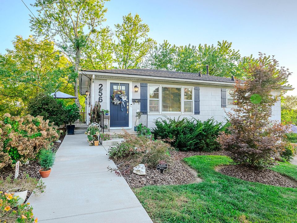 1st image of 256 Queensway Dr