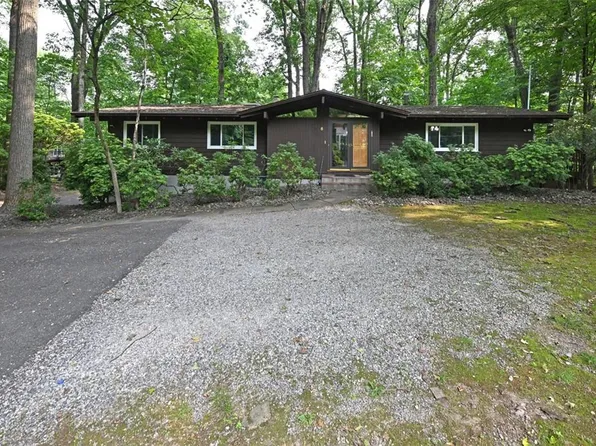 6 Wood Lane, Suffern, NY 10901