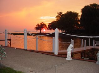 166 Bay Shore Dr, Bay City, MI 48706