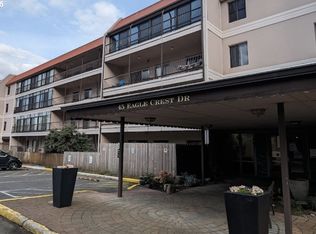 45 NW Eagle Crest Dr #407, Lake Oswego, OR 97035