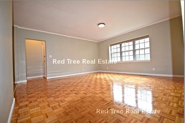 3 bed, 1100 sqft, $3,100 — Photo 3