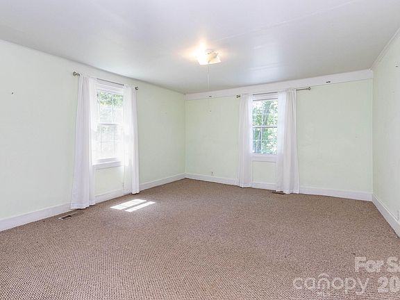32nd image of 1492 Murray Rd