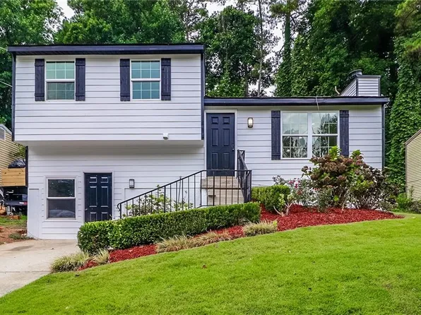 1406 Silver Lake Dr, Norcross, GA 30093