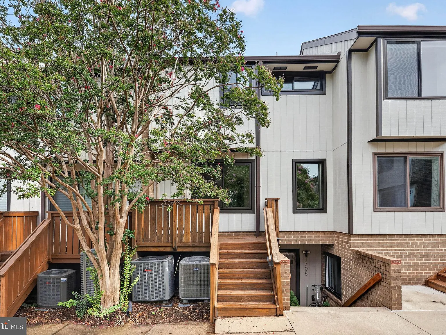 The Westerlies Condo — Photo 4