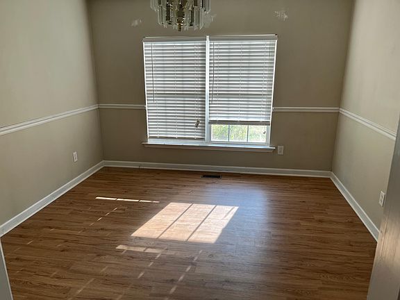 4th image of 155 Millwood Dr
