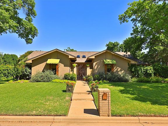 2nd image of 1810 Lytle Shores Dr