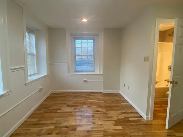 113 W High St, Womelsdorf, PA 19567