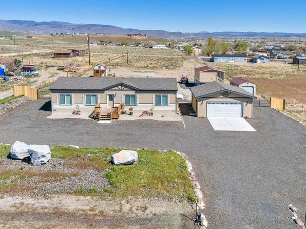 1210 W 9th St, Silver Springs, NV 89429
