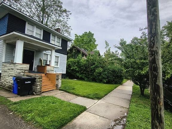 3rd image of 16871 Greydale Ave