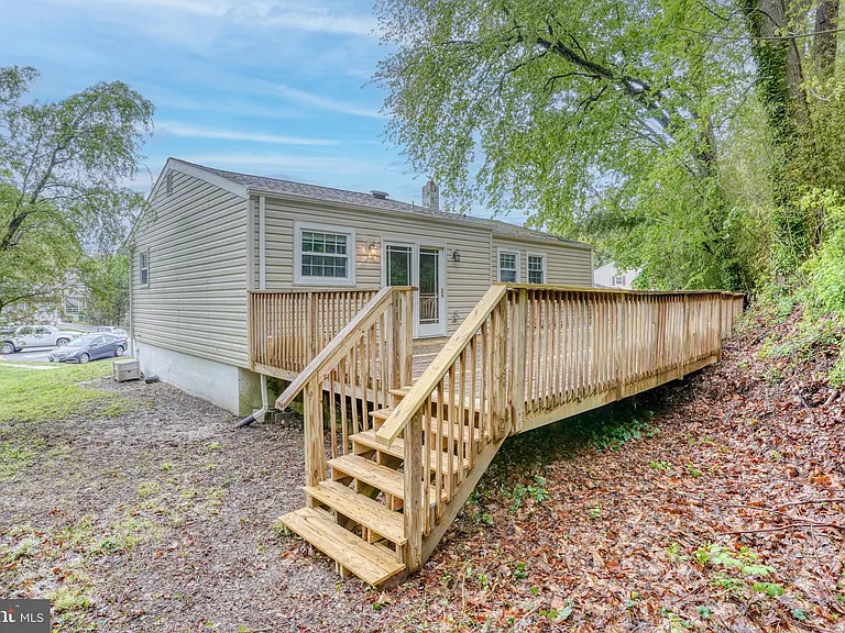 124 Hilldale Ct — Photo 8