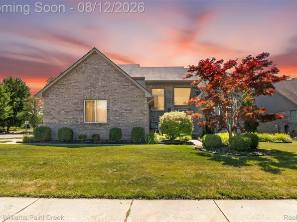 17576 Canvasback Dr, Macomb, MI 48044
