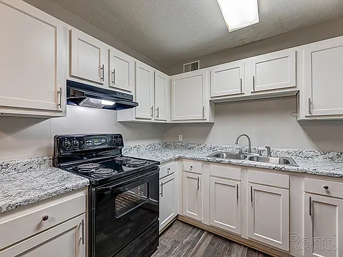 River Ridge Apartments Photo 1